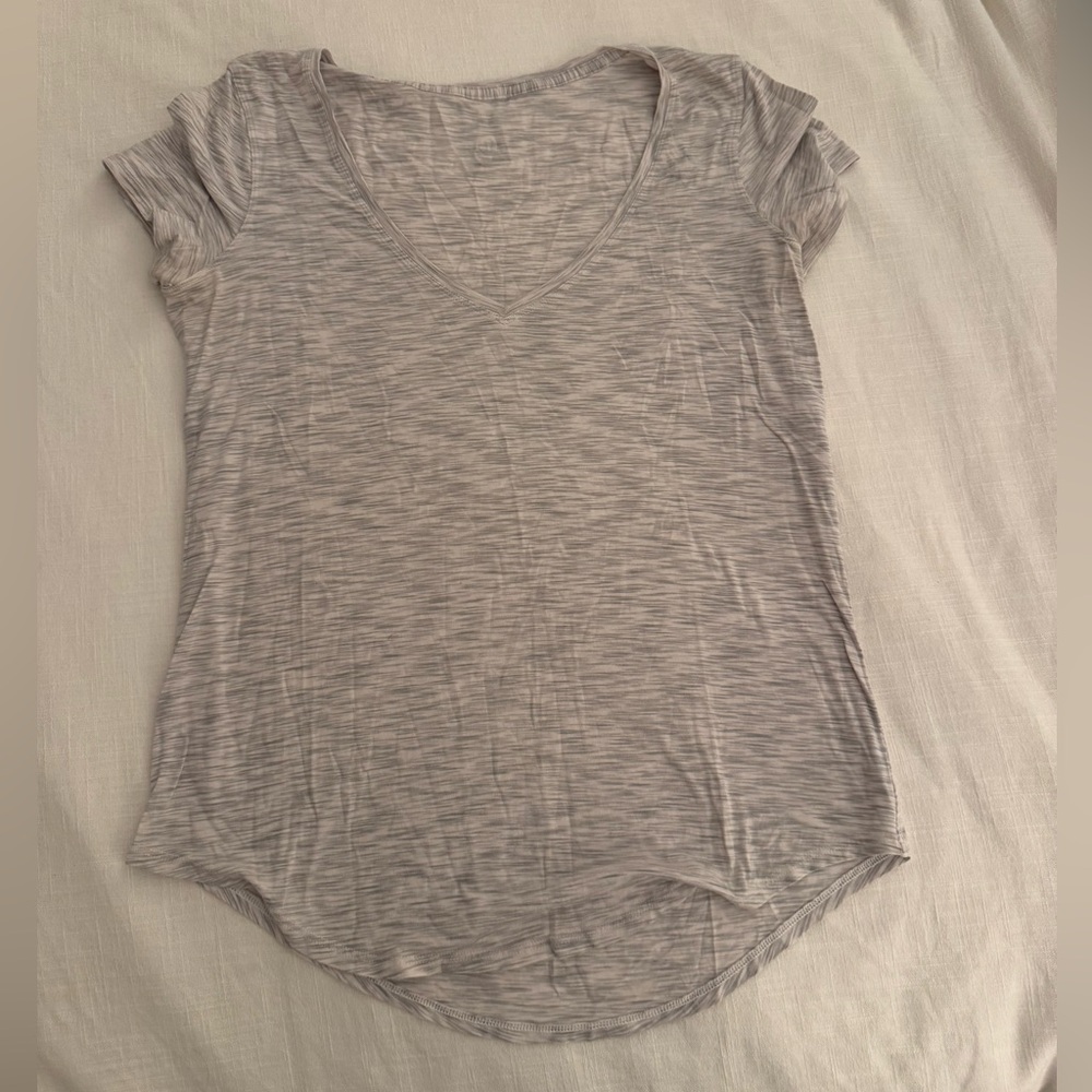 lululemon athletica Heathered Gray Short Sleeve Tee - Picture 2 of 4